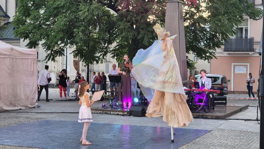 Chełm. XV Międzynarodowy Festiwal Śladami Singera na Placu Łuczkowskiego [GALERIA ZDJĘĆ]