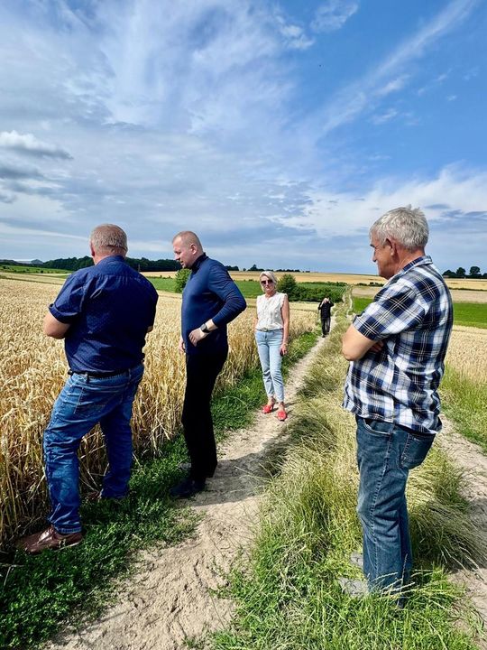 Gmina Lesniowice szacuje straty po gradobiciu. Wizja lokalna z udziałem przedstawicieli wojewody [ZDJĘCIA]