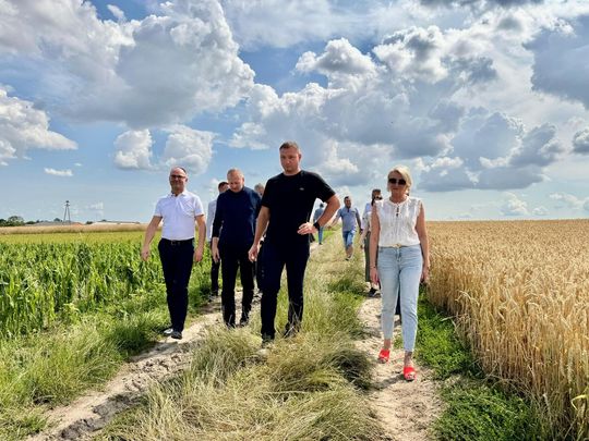 Gmina Lesniowice szacuje straty po gradobiciu. Wizja lokalna z udziałem przedstawicieli wojewody [ZDJĘCIA]
