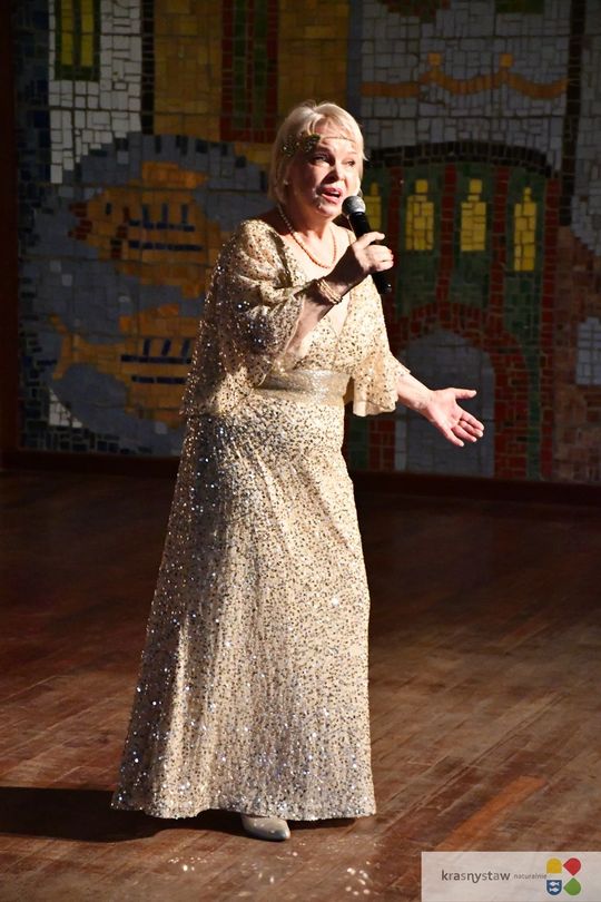 Krasnystaw.  Koncert "Kiepura na wynos" z Rynku Miejskiego przeniósł się do KDK [GALERIA ZDJĘĆ]