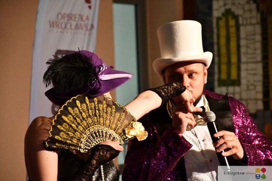 Krasnystaw.  Koncert "Kiepura na wynos" z Rynku Miejskiego przeniósł się do KDK [GALERIA ZDJĘĆ]