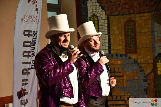 Krasnystaw.  Koncert "Kiepura na wynos" z Rynku Miejskiego przeniósł się do KDK [GALERIA ZDJĘĆ]