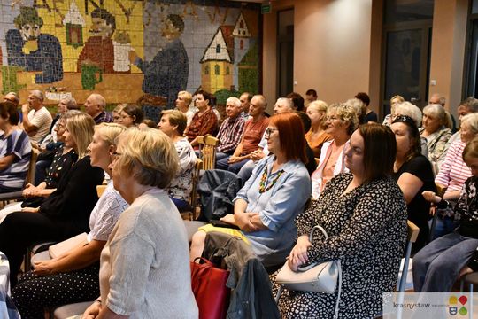 Krasnystaw.  Koncert "Kiepura na wynos" z Rynku Miejskiego przeniósł się do KDK [GALERIA ZDJĘĆ]