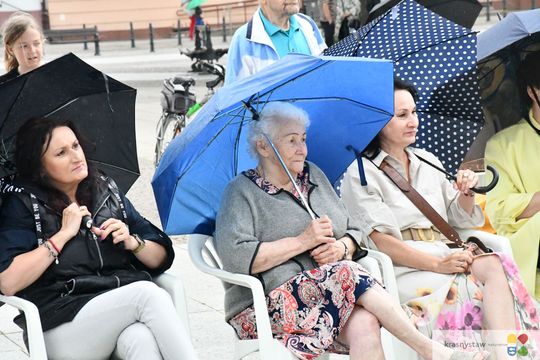 Krasnystaw.  Koncert "Kiepura na wynos" z Rynku Miejskiego przeniósł się do KDK [GALERIA ZDJĘĆ]