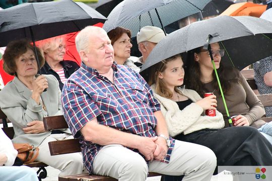 Krasnystaw.  Koncert "Kiepura na wynos" z Rynku Miejskiego przeniósł się do KDK [GALERIA ZDJĘĆ]