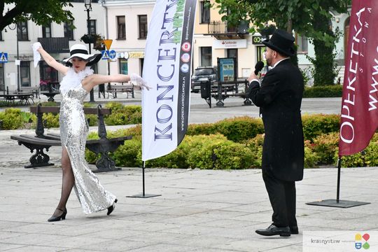 Krasnystaw.  Koncert "Kiepura na wynos" z Rynku Miejskiego przeniósł się do KDK [GALERIA ZDJĘĆ]