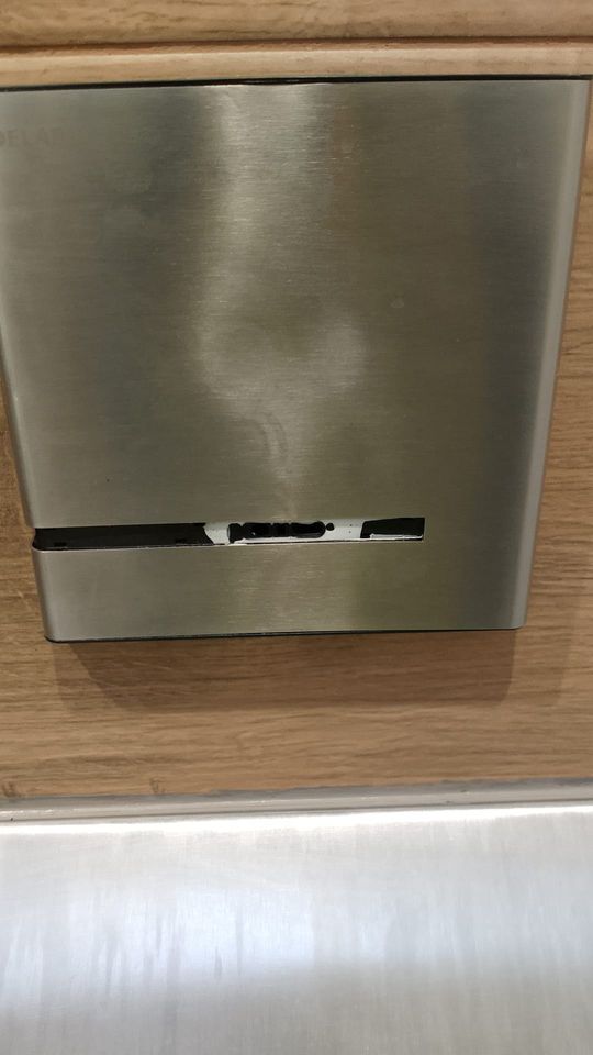 Akt wandalizmu w Chełmie: Pawilon rodzica niszczony i zaśmiecany! [ZDJĘCIA]