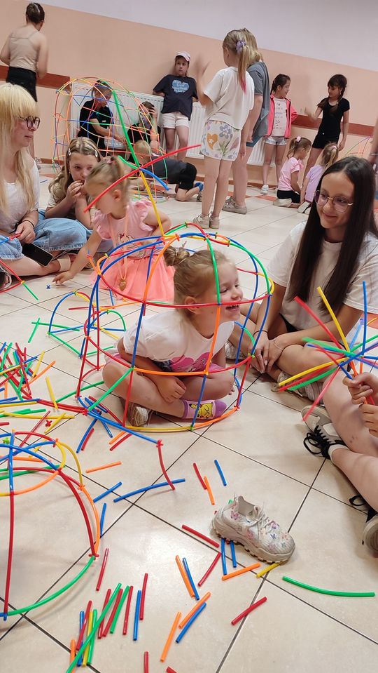 Wakacyjna podróż dookoła świata z GOKiS w Hannie