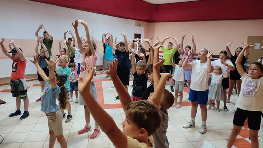 Wakacyjna podróż dookoła świata z GOKiS w Hannie