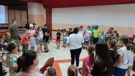 Wakacyjna podróż dookoła świata z GOKiS w Hannie