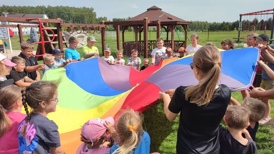 Wakacyjna podróż dookoła świata z GOKiS w Hannie