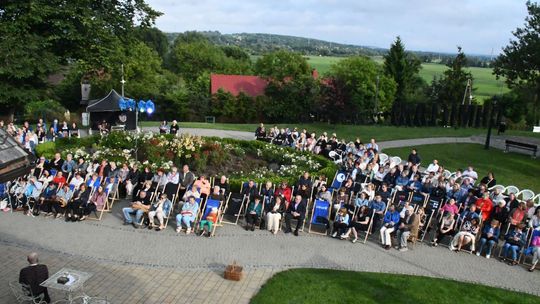 Krasnystaw. „Śluby panieńskie” Aleksandra Fredry w ogrodzie Dworku Starościńskiego [GALERIA ZDJĘĆ]
