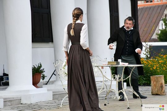 Krasnystaw. „Śluby panieńskie” Aleksandra Fredry w ogrodzie Dworku Starościńskiego [GALERIA ZDJĘĆ]