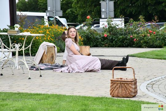 Krasnystaw. „Śluby panieńskie” Aleksandra Fredry w ogrodzie Dworku Starościńskiego [GALERIA ZDJĘĆ]
