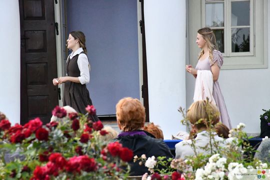 Krasnystaw. „Śluby panieńskie” Aleksandra Fredry w ogrodzie Dworku Starościńskiego [GALERIA ZDJĘĆ]