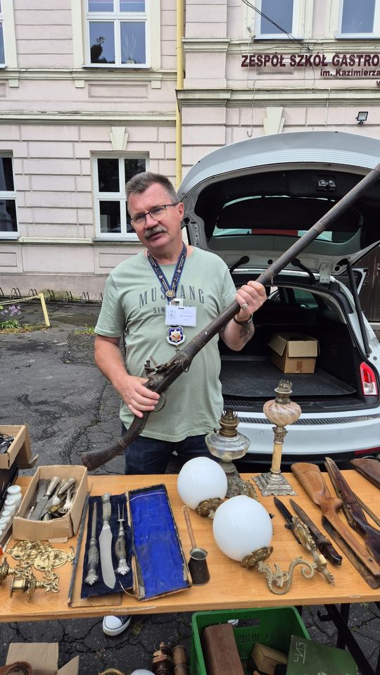 Trwają w Chełmie Targi Staroci. Co można dzisiaj na nich znaleźć? [GALERIA ZDJĘĆ]