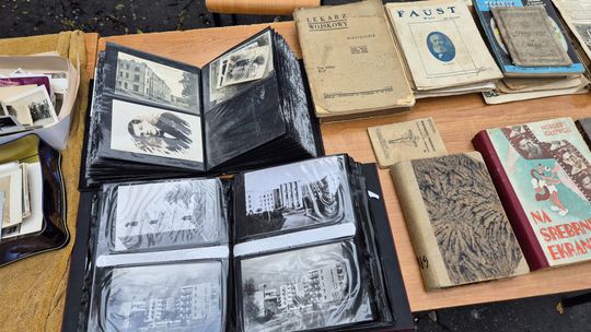 Trwają w Chełmie Targi Staroci. Co można dzisiaj na nich znaleźć? [GALERIA ZDJĘĆ]