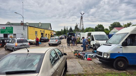 Gm. Chełm. Na Gminnej pohandlowali tylko raz. Znowu przeniesiono targowisko dla rolników [ZDJĘCIA]