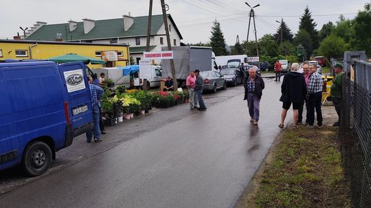 Gm. Chełm. Na Gminnej pohandlowali tylko raz. Znowu przeniesiono targowisko dla rolników [ZDJĘCIA]