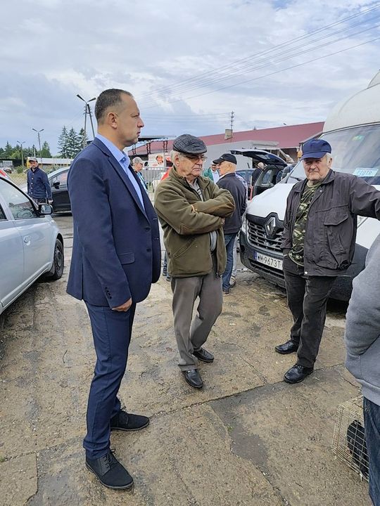 Gm. Chełm. Na Gminnej pohandlowali tylko raz. Znowu przeniesiono targowisko dla rolników [ZDJĘCIA]