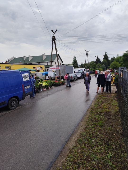Gm. Chełm. Na Gminnej pohandlowali tylko raz. Znowu przeniesiono targowisko dla rolników [ZDJĘCIA]