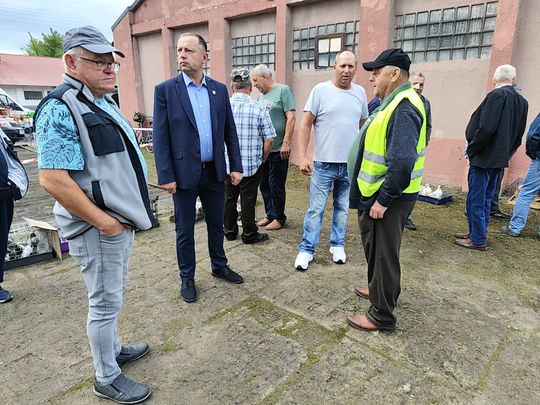 Gm. Chełm. Na Gminnej pohandlowali tylko raz. Znowu przeniesiono targowisko dla rolników [ZDJĘCIA]