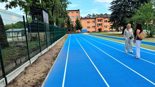 Włodawa. Dobiega końca budowa boisk przy I LO [ZDJĘCIA]