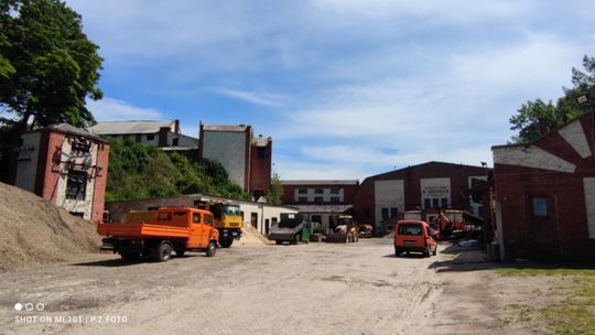 Gm. Izbica. Wojciech Werus opowiada o fabryce, drogach i śladach przeszłości. Miasteczko z historycznym klimatem [ZDJĘCIA]