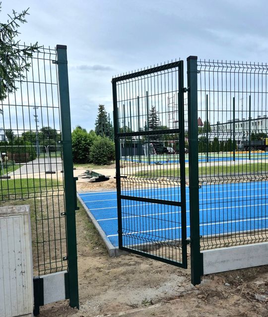 Włodawa. Dobiega końca budowa boisk przy I LO