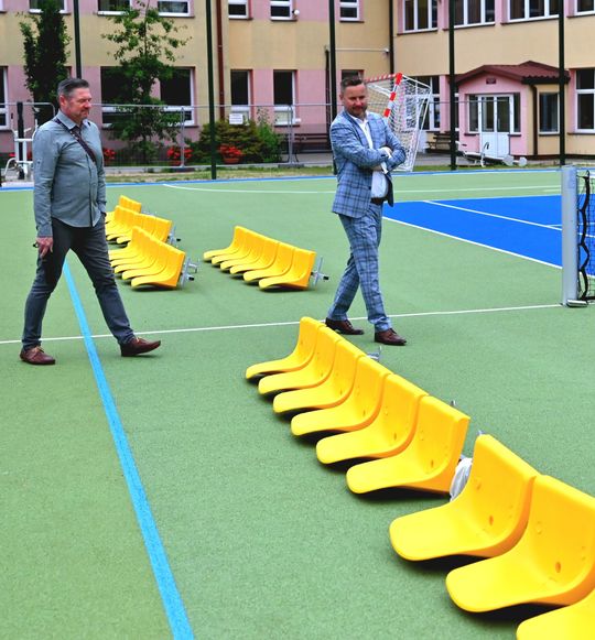 Włodawa. Dobiega końca budowa boisk przy I LO