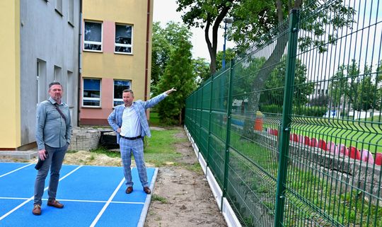 Włodawa. Dobiega końca budowa boisk przy I LO