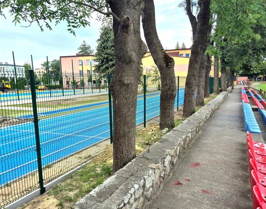 Włodawa. Dobiega końca budowa boisk przy I LO