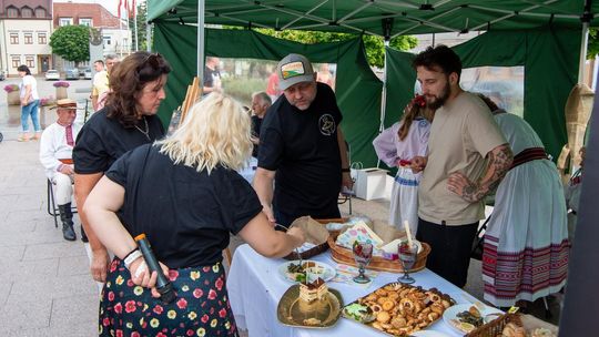 ZEW NATURY. Festiwal Sztuk Naturalnych we Włodawie 2025 - Konkurs kulinarny, Dr Gree, Nicponie i DJ Positivo [GALERIA ZDJĘĆ]