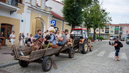 ZEW NATURY. Festiwal Sztuk Naturalnych we Włodawie 2025 - Konkurs kulinarny, Dr Gree, Nicponie i DJ Positivo [GALERIA ZDJĘĆ]
