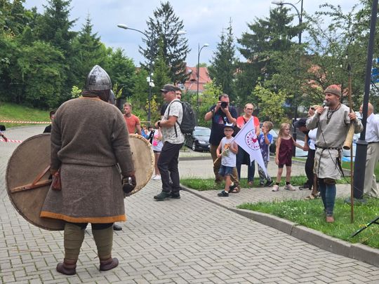Chełm.  Piknik historyczny z Bolesławem Chrobrym "Pierwszy w koronie” [GALERIA ZDJĘĆ]
