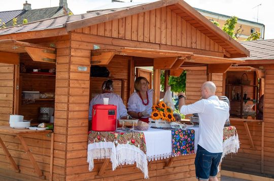 ZEW NATURY. Festiwal Sztuk Naturalnych we Włodawie 2025 - Konkurs kulinarny, Dr Gree, Nicponie i DJ Positivo [GALERIA ZDJĘĆ]