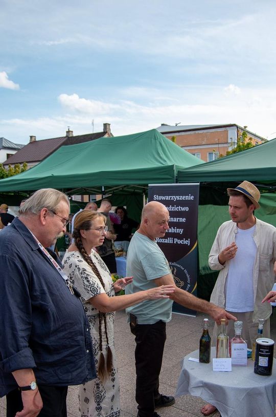 ZEW NATURY. Festiwal Sztuk Naturalnych we Włodawie 2025 - Konkurs kulinarny, Dr Gree, Nicponie i DJ Positivo [GALERIA ZDJĘĆ]