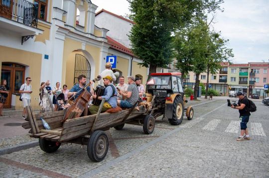 ZEW NATURY. Festiwal Sztuk Naturalnych we Włodawie 2025 - Konkurs kulinarny, Dr Gree, Nicponie i DJ Positivo [GALERIA ZDJĘĆ]