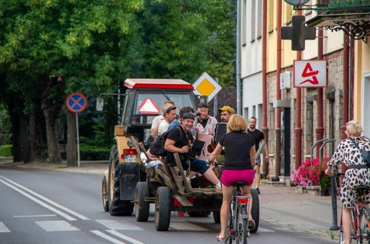 ZEW NATURY. Festiwal Sztuk Naturalnych we Włodawie 2025 - Konkurs kulinarny, Dr Gree, Nicponie i DJ Positivo [GALERIA ZDJĘĆ]