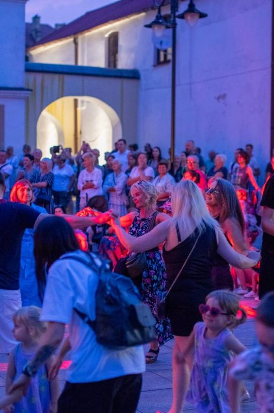 ZEW NATURY. Festiwal Sztuk Naturalnych we Włodawie 2025 - Konkurs kulinarny, Dr Gree, Nicponie i DJ Positivo [GALERIA ZDJĘĆ]