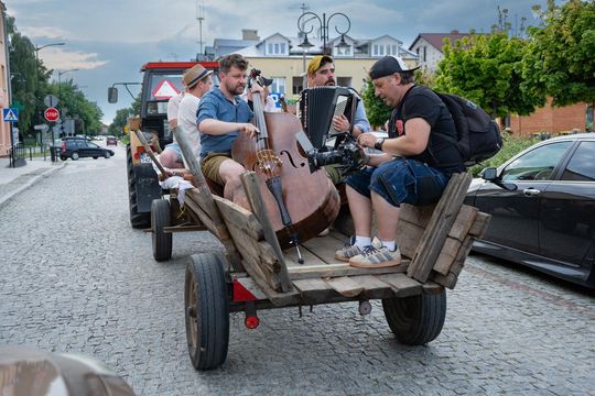 ZEW NATURY. Festiwal Sztuk Naturalnych we Włodawie 2025 - Konkurs kulinarny, Dr Gree, Nicponie i DJ Positivo [GALERIA ZDJĘĆ]