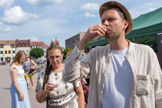 ZEW NATURY. Festiwal Sztuk Naturalnych we Włodawie 2025 - Konkurs kulinarny, Dr Gree, Nicponie i DJ Positivo [GALERIA ZDJĘĆ]