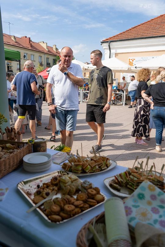 ZEW NATURY. Festiwal Sztuk Naturalnych we Włodawie 2025 - Konkurs kulinarny, Dr Gree, Nicponie i DJ Positivo [GALERIA ZDJĘĆ]