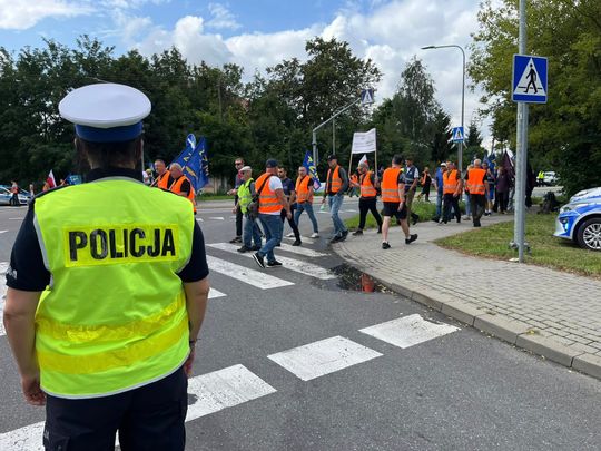 Lubelskie. Kolejarze protestują: "Nie pozwolimy na dalszą bierność rządu" [ZDJĘCIA]