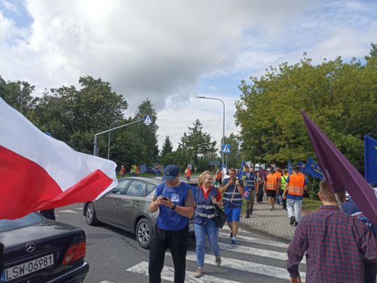 Lubelskie. Kolejarze protestują: "Nie pozwolimy na dalszą bierność rządu" [ZDJĘCIA]