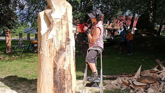 Gmina Dorohusk. Rozpoczął się VIII Plener rzeźbiarsko-malarski "Kultura i Sztuka Nad Bugiem" [GALERIA ZDJĘĆ]