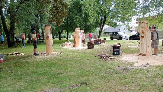 Gmina Dorohusk. Rozpoczął się VIII Plener rzeźbiarsko-malarski "Kultura i Sztuka Nad Bugiem" [GALERIA ZDJĘĆ]