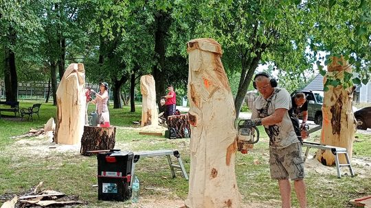 Gmina Dorohusk. Rozpoczął się VIII Plener rzeźbiarsko-malarski "Kultura i Sztuka Nad Bugiem" [GALERIA ZDJĘĆ]