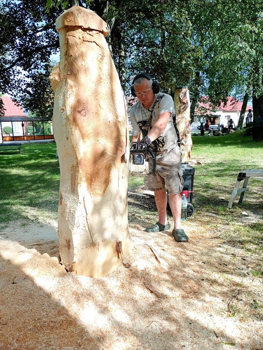 Gmina Dorohusk. Rozpoczął się VIII Plener rzeźbiarsko-malarski "Kultura i Sztuka Nad Bugiem" [GALERIA ZDJĘĆ]