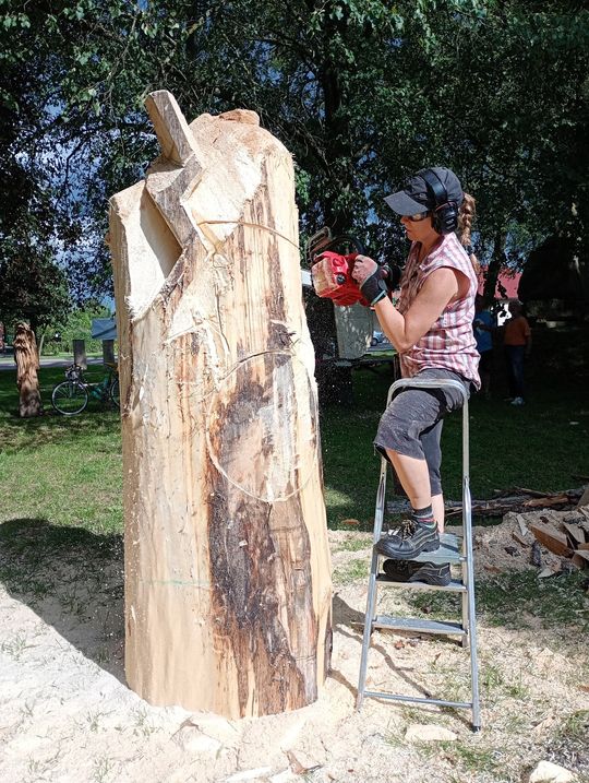 Gmina Dorohusk. Rozpoczął się VIII Plener rzeźbiarsko-malarski "Kultura i Sztuka Nad Bugiem" [GALERIA ZDJĘĆ]